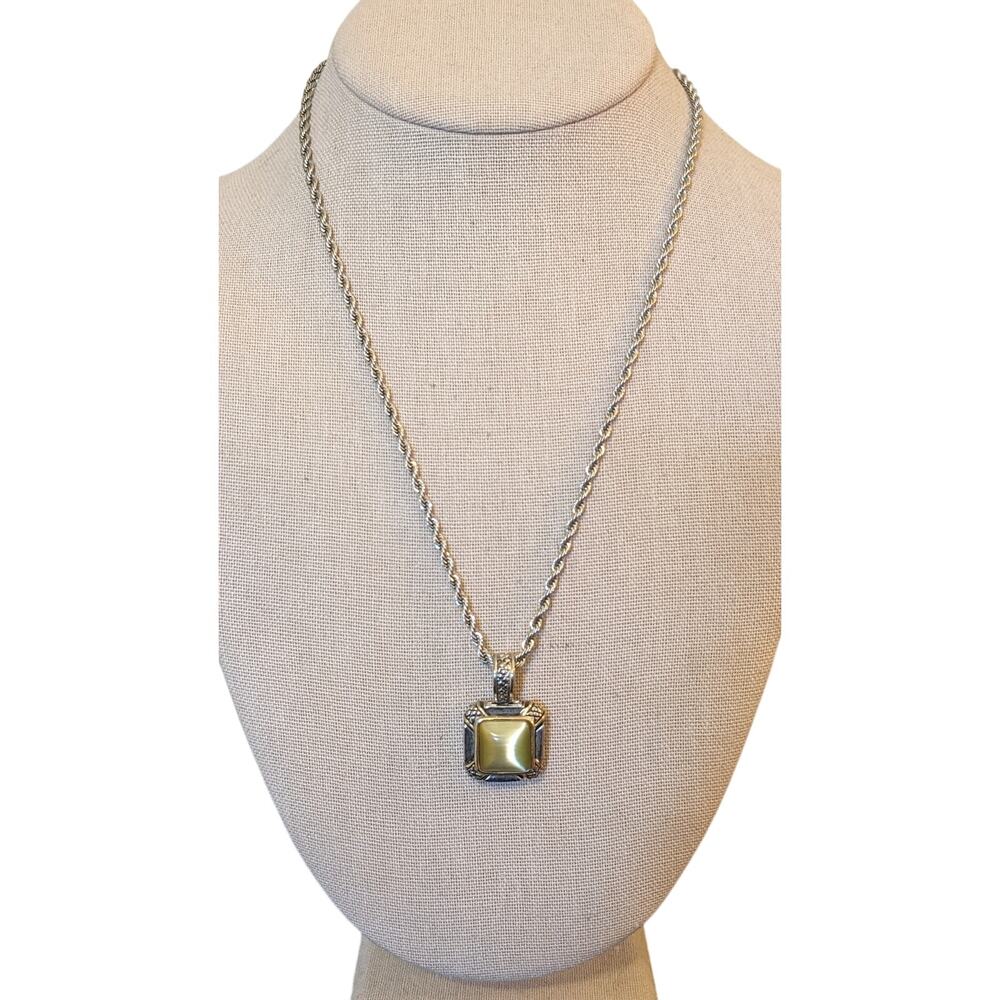 Silver Tone Green Cabachon Pendant on 19" Rope Chain